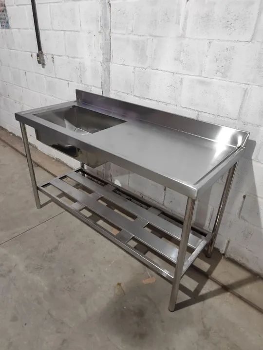 Mesa em Aço inoxidável ( Ótima Qualidade)