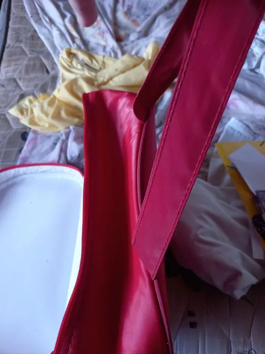 Mochila maternidade vermelha LEIA BEM A DESCRIÇÃO  - Foto 6