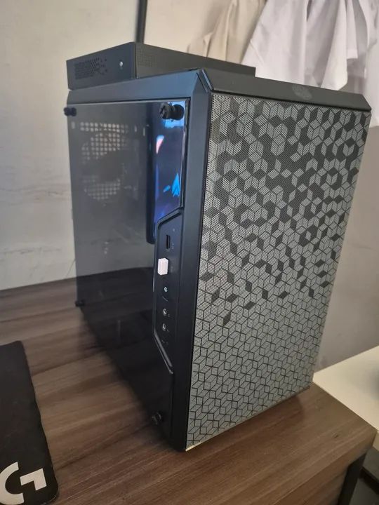 Desktop Gamer High-end com Ryzen 7 5800 e RX 7600 XT