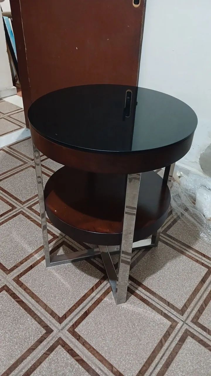 Mesa de canto redonda com tampo de vidro - Foto 4