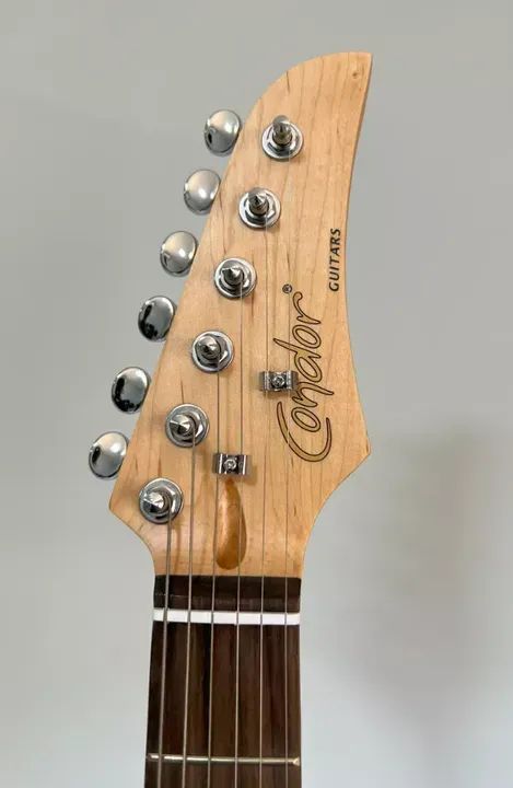 Kit Guitarra Condor RX-10 Stratocaster elétrica Sunburst com Cubo, Capa e Cabo - Foto 3