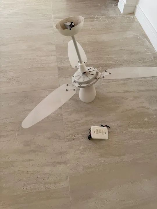 Ventilador de Teto Branco - R$300 - Foto 2
