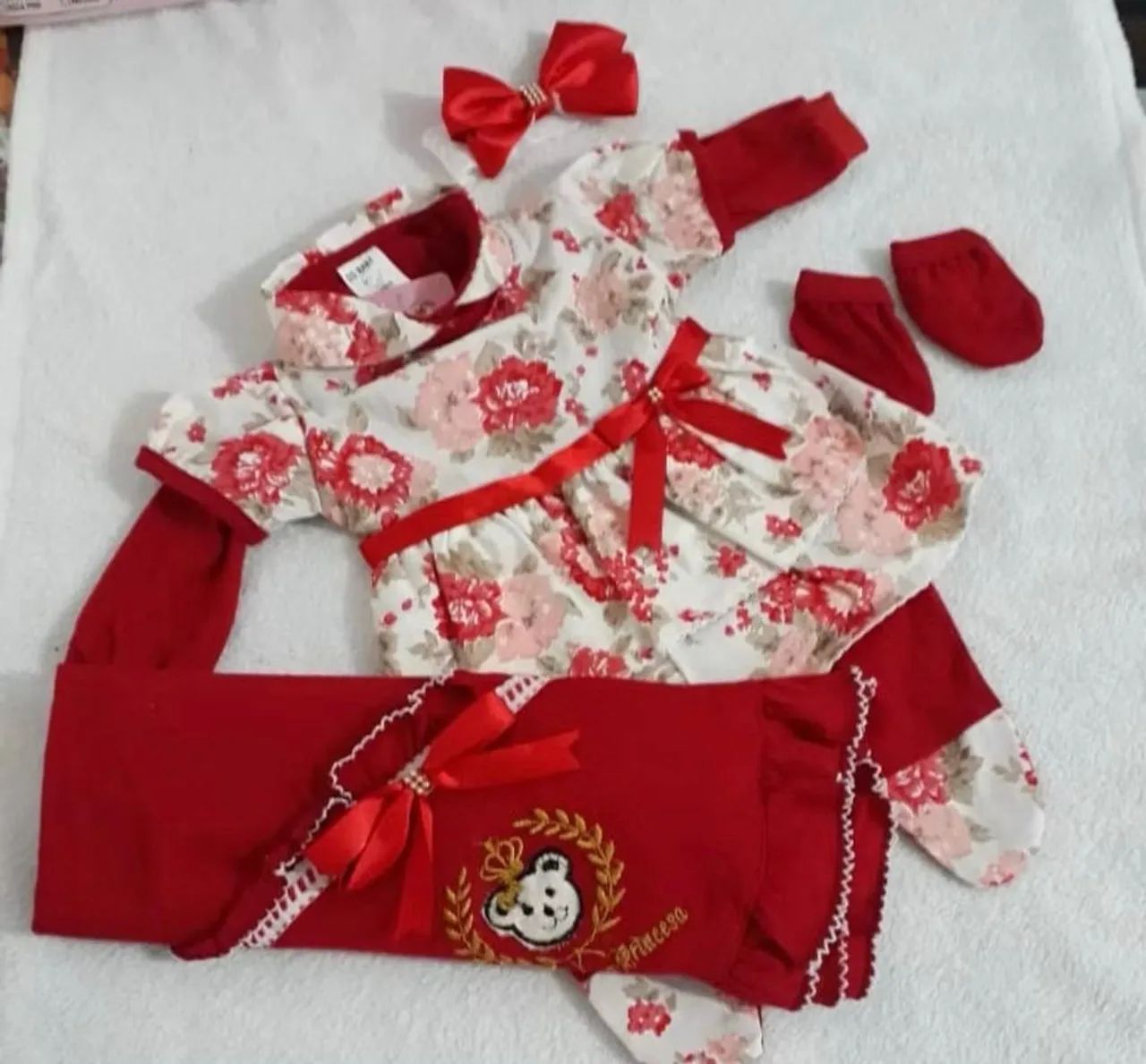 SAÍDA DE MATERNIDADE DE ALGODÃO COM 5 PEÇAS- PRODUTO NOVO 