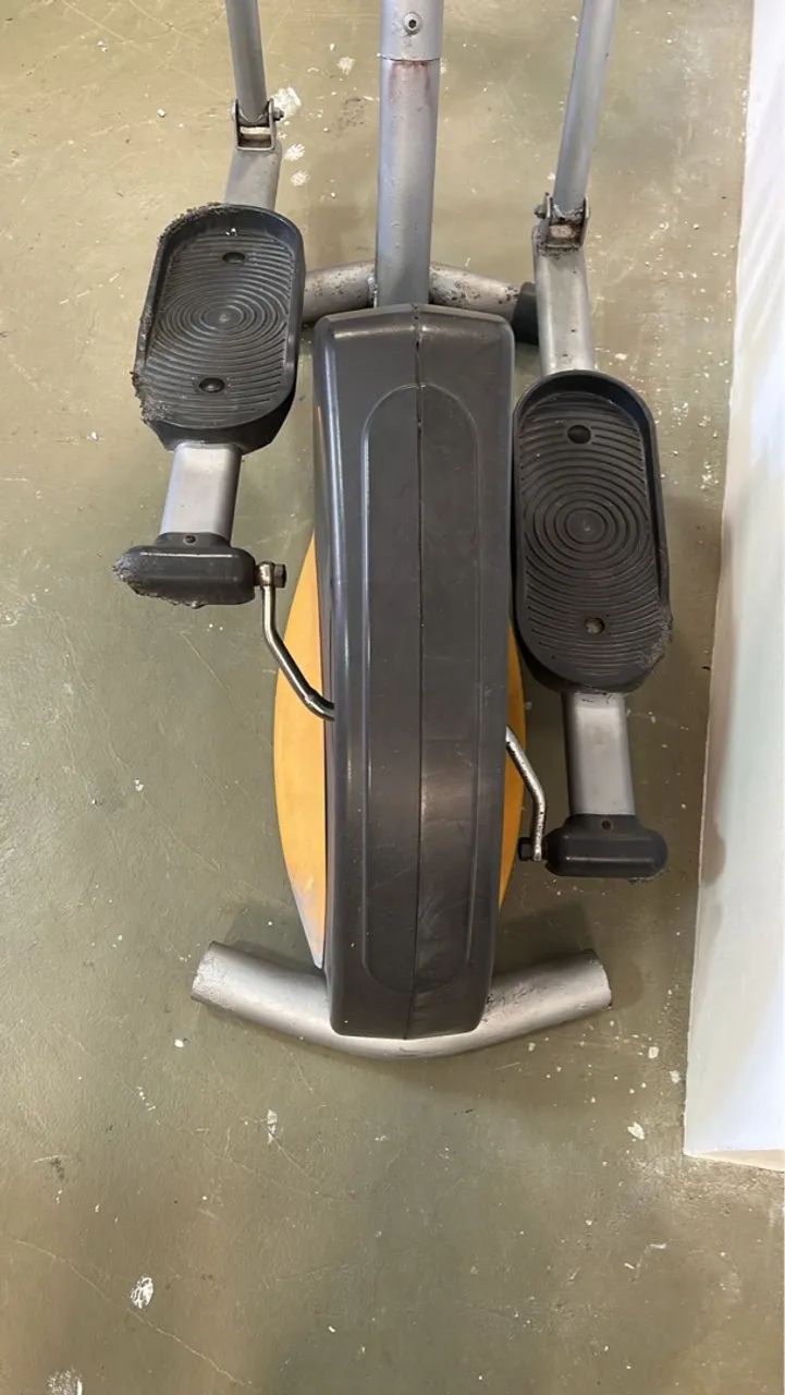 Elíptico Athletic Advanced 330E, em bom estado - Foto 2