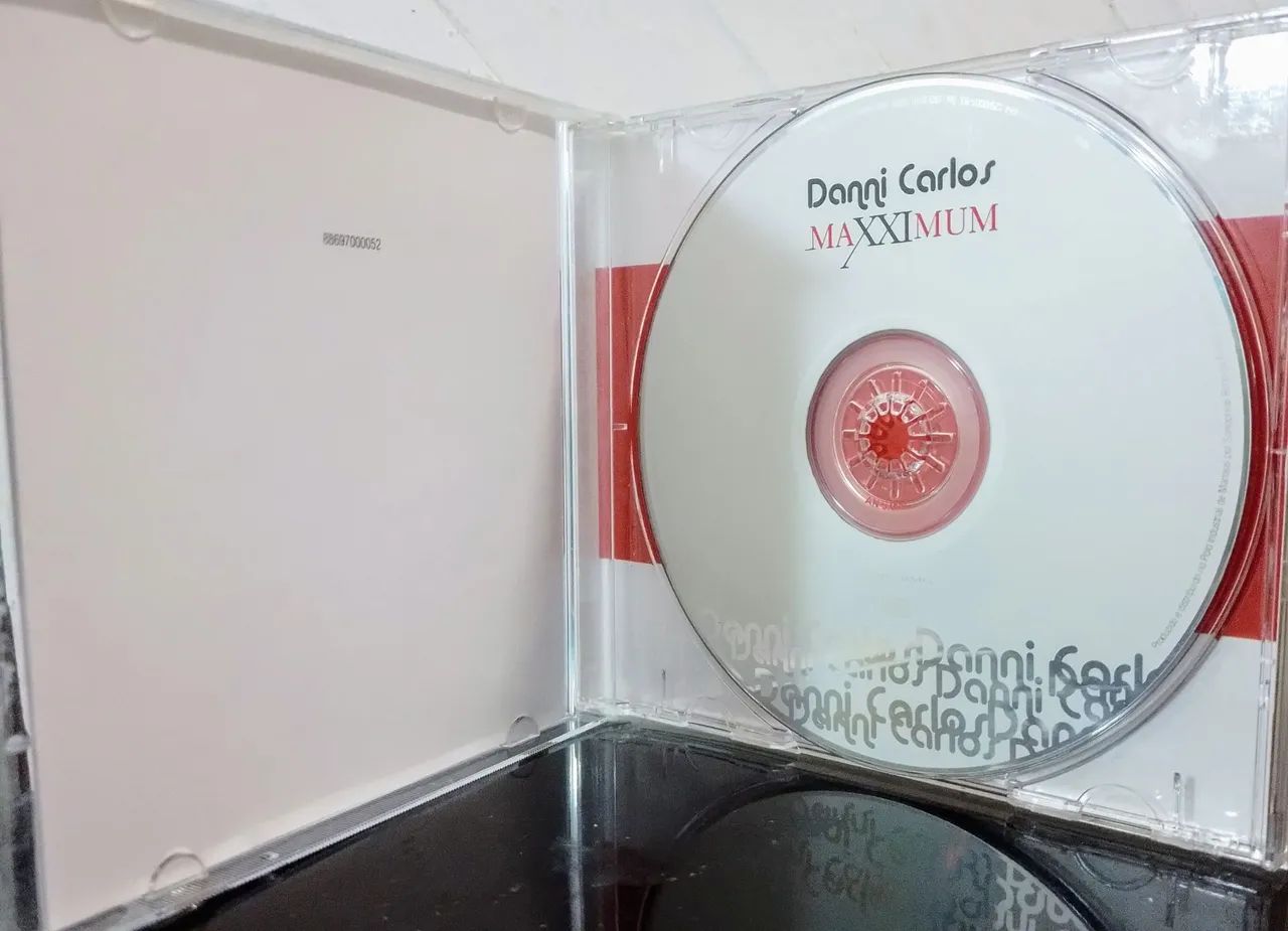 CD Danni Carlos - Foto 3