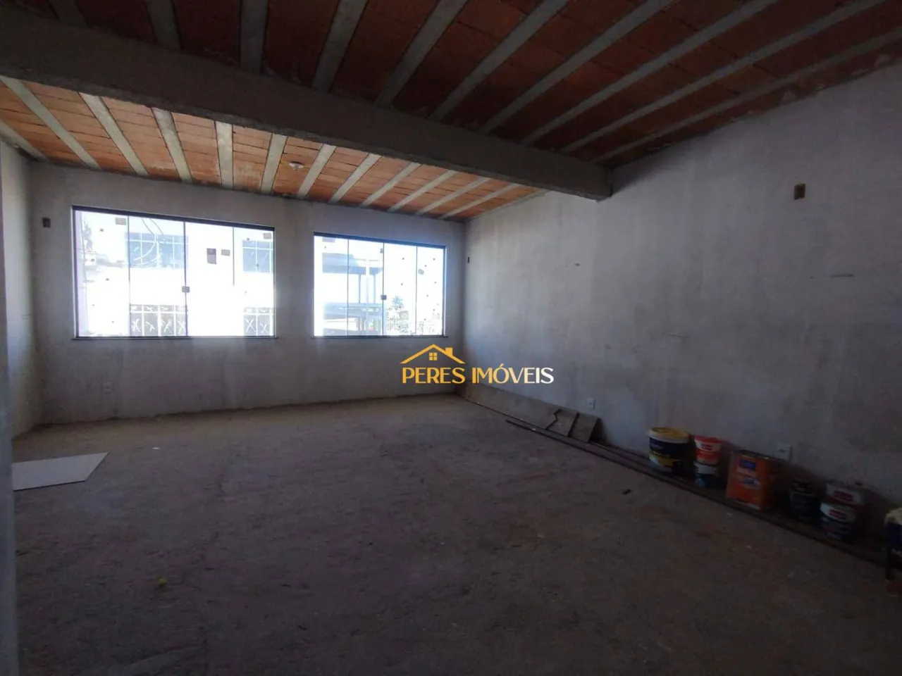 Salas a partir de 1.500,00 Localização privilegiada na avenida do controno/ Próximo ao Sho