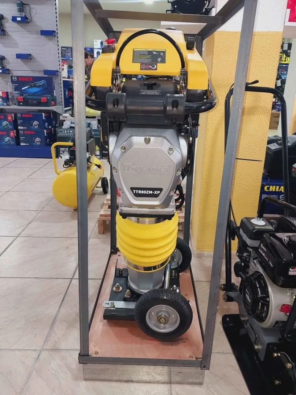 Compactador de Solo A Gasolina Percussão Profissional - Toyama (Novo) - Foto 4