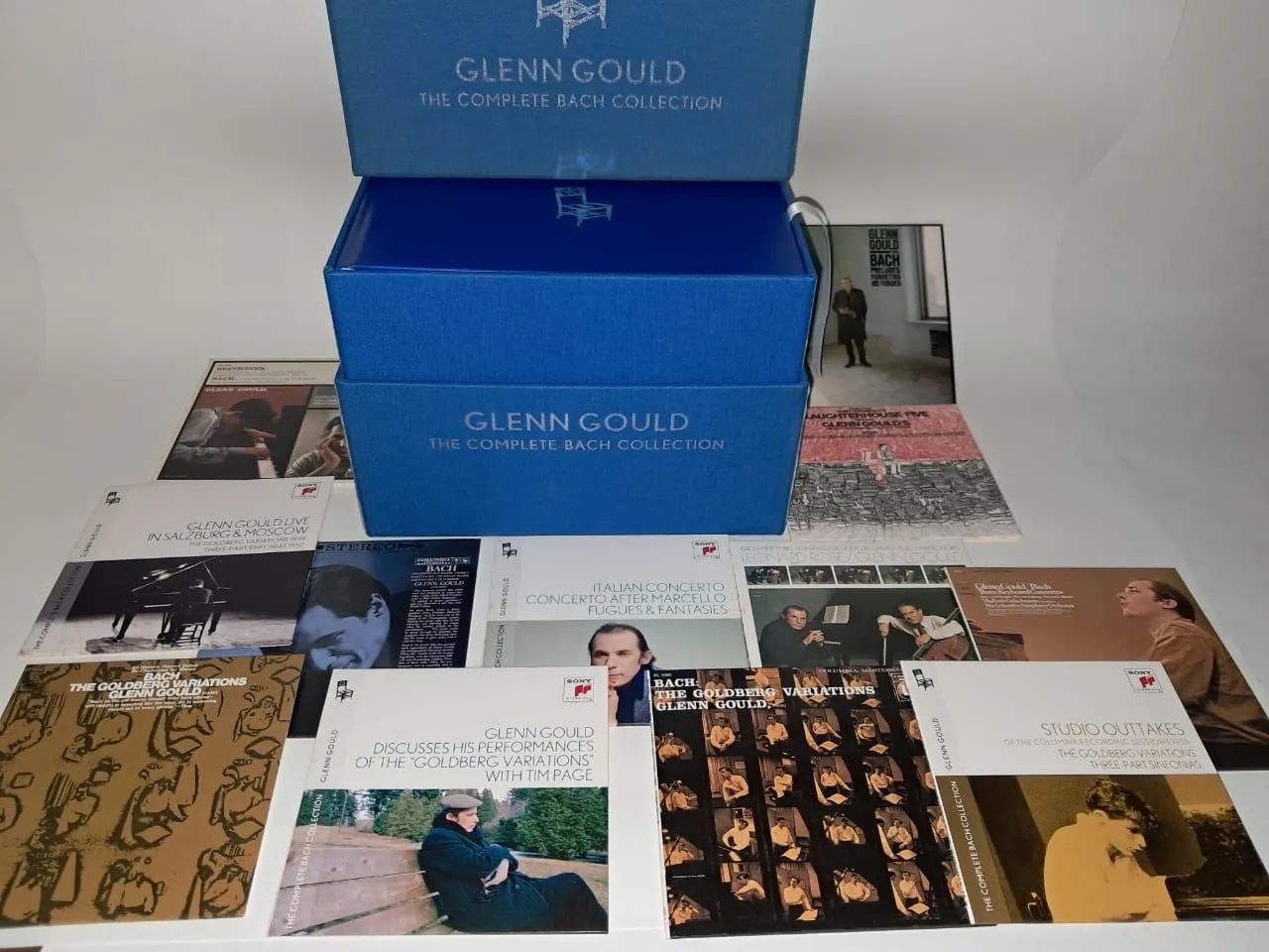 Caixa c/ 38 cds + 6 dvds