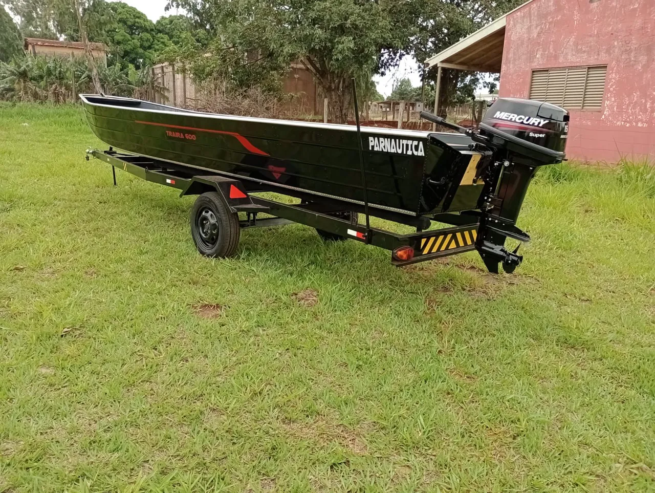 Barco de alumínio motor de popa