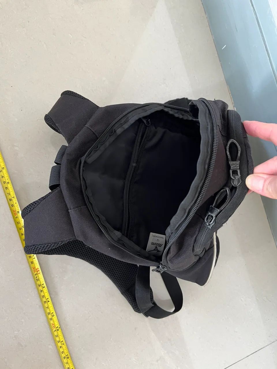 Mochila Mizuno pequena preta 