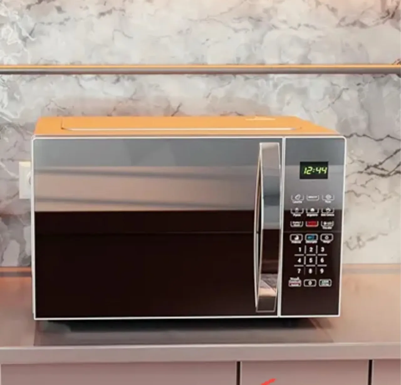 Micro-ondas Moderno e Eficiente - Design Inovador