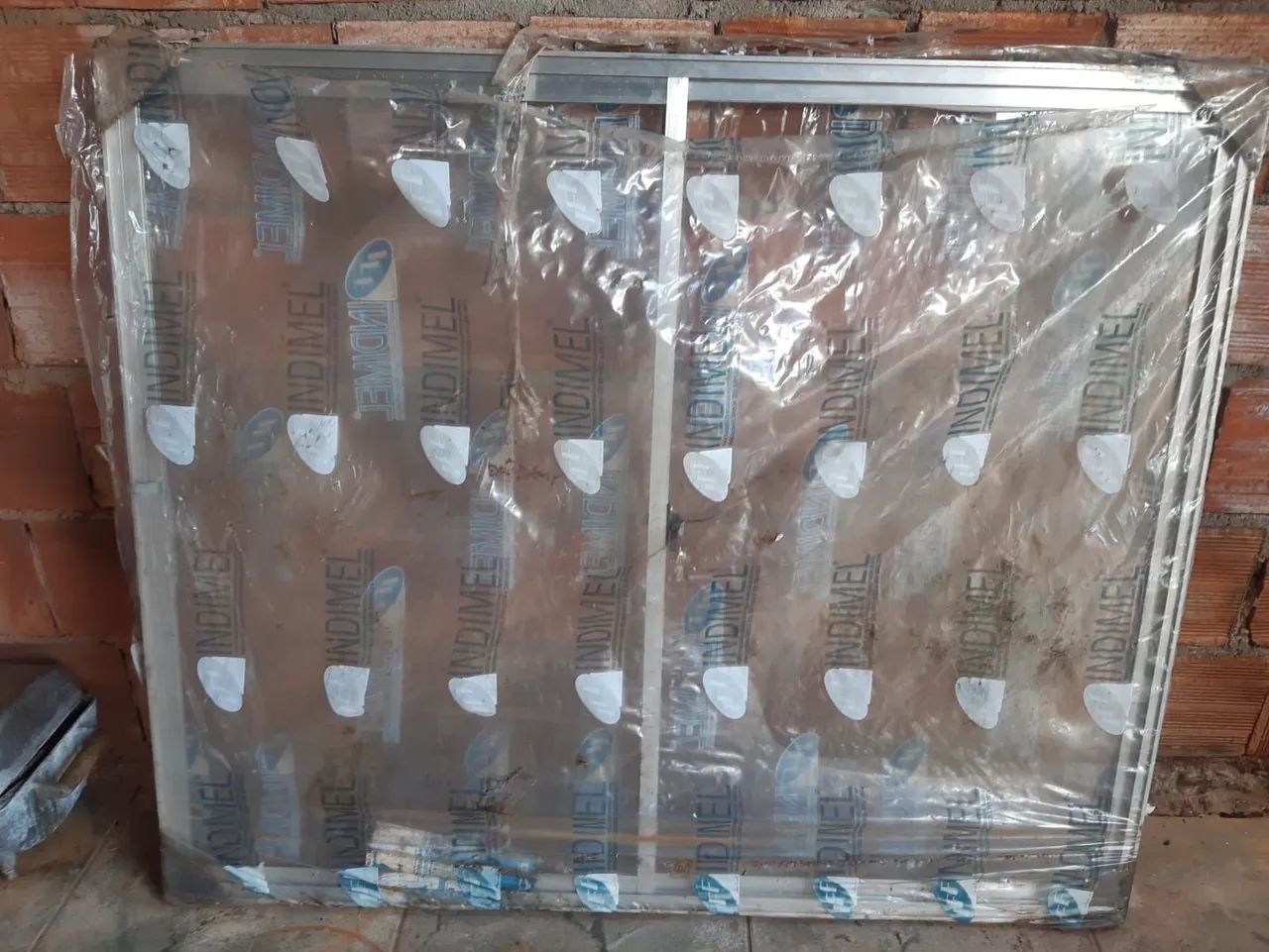 Vendo janela de alumínio 1 metro por 1,20. - Foto 2