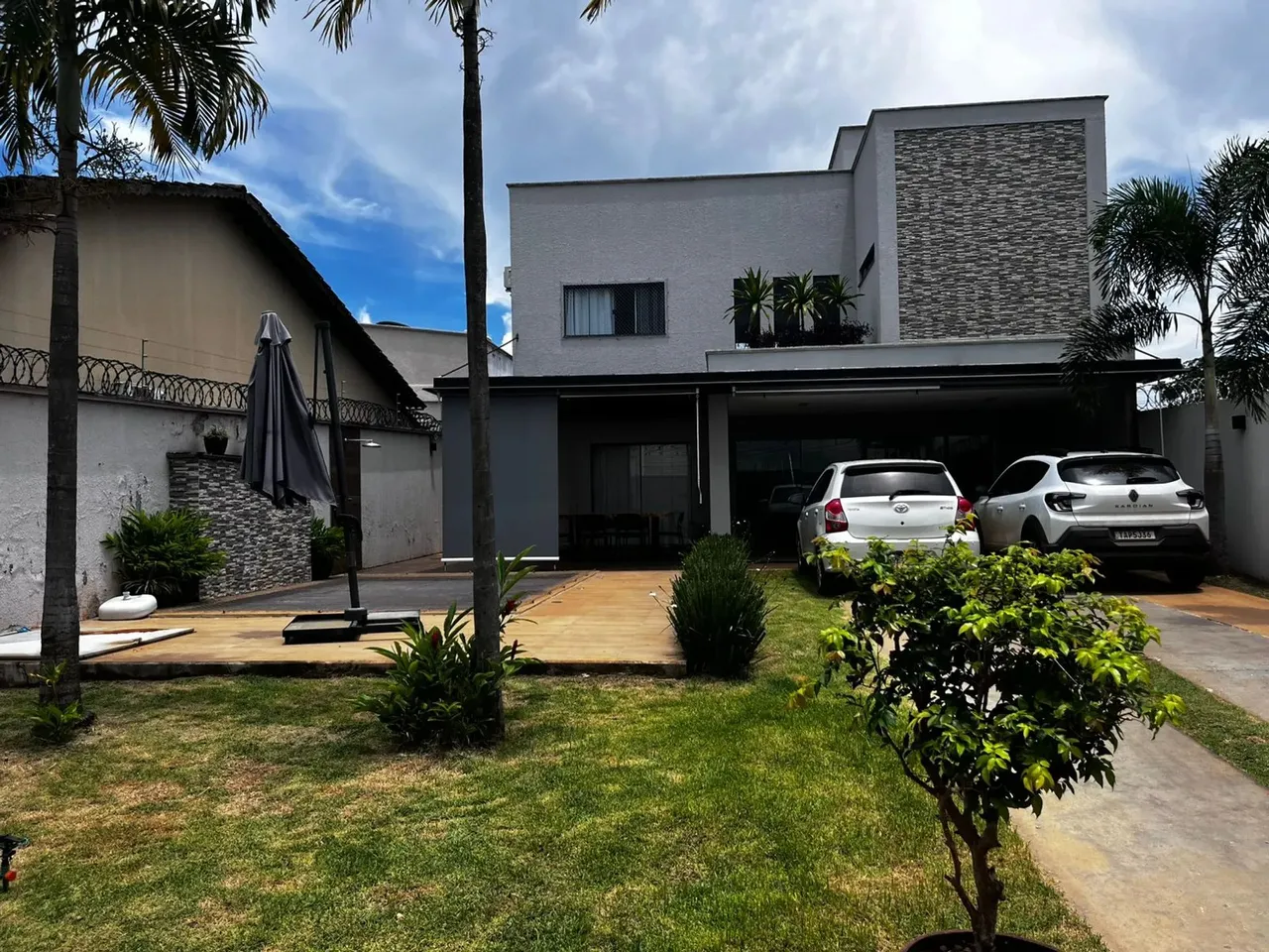 SOBRADO ALTO PADRÃO FAIÇALVILLE LOTE INDIVIDUAL ARMÁRIOS PISCINA AMPLO QUINTAL ENERGIA SOL
