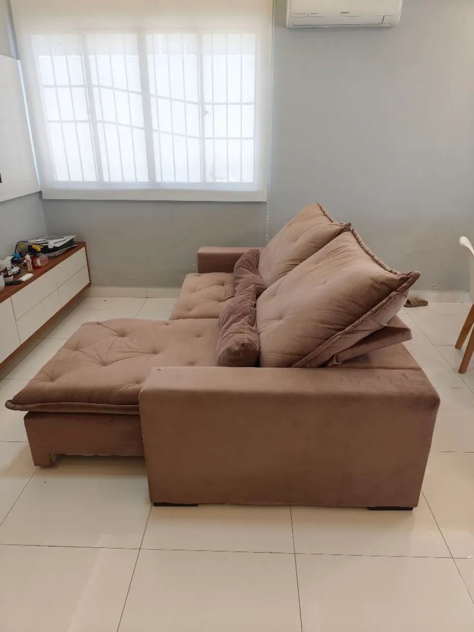 Sofá retrátil e reclinável muito confortável 453011477649182720