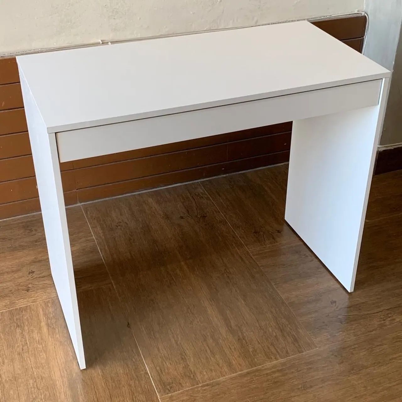 Mesa Escritório , estudo , maquiagem e manicure Branca com Gaveta