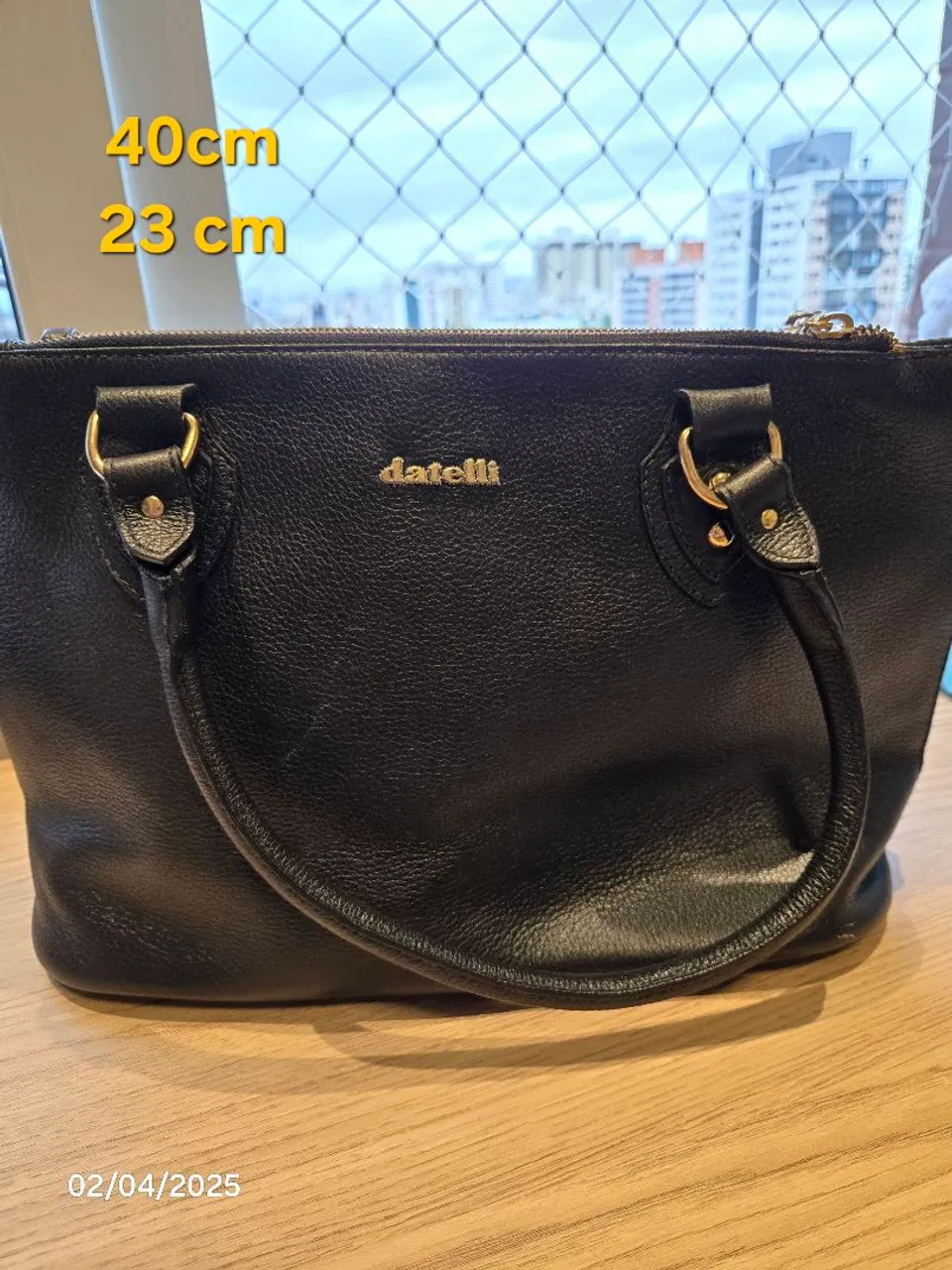 Bolsa Datelli de Couro Preta - Elegância e Sofisticação