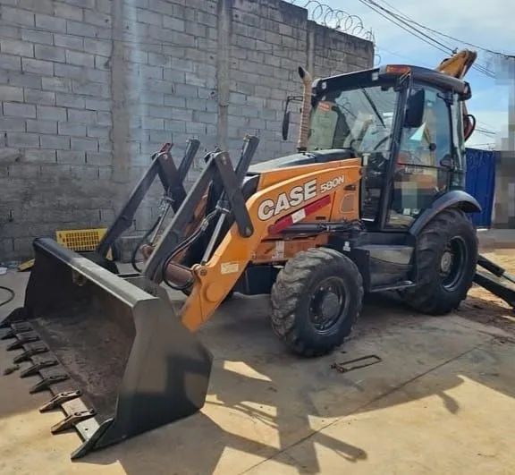 Retroescavadeira case 580n 4x4 ano 2021 - Foto 2