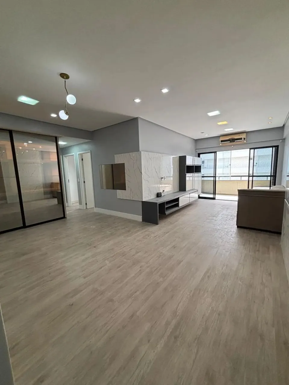 Alugo Apartamento na Península com 160m2