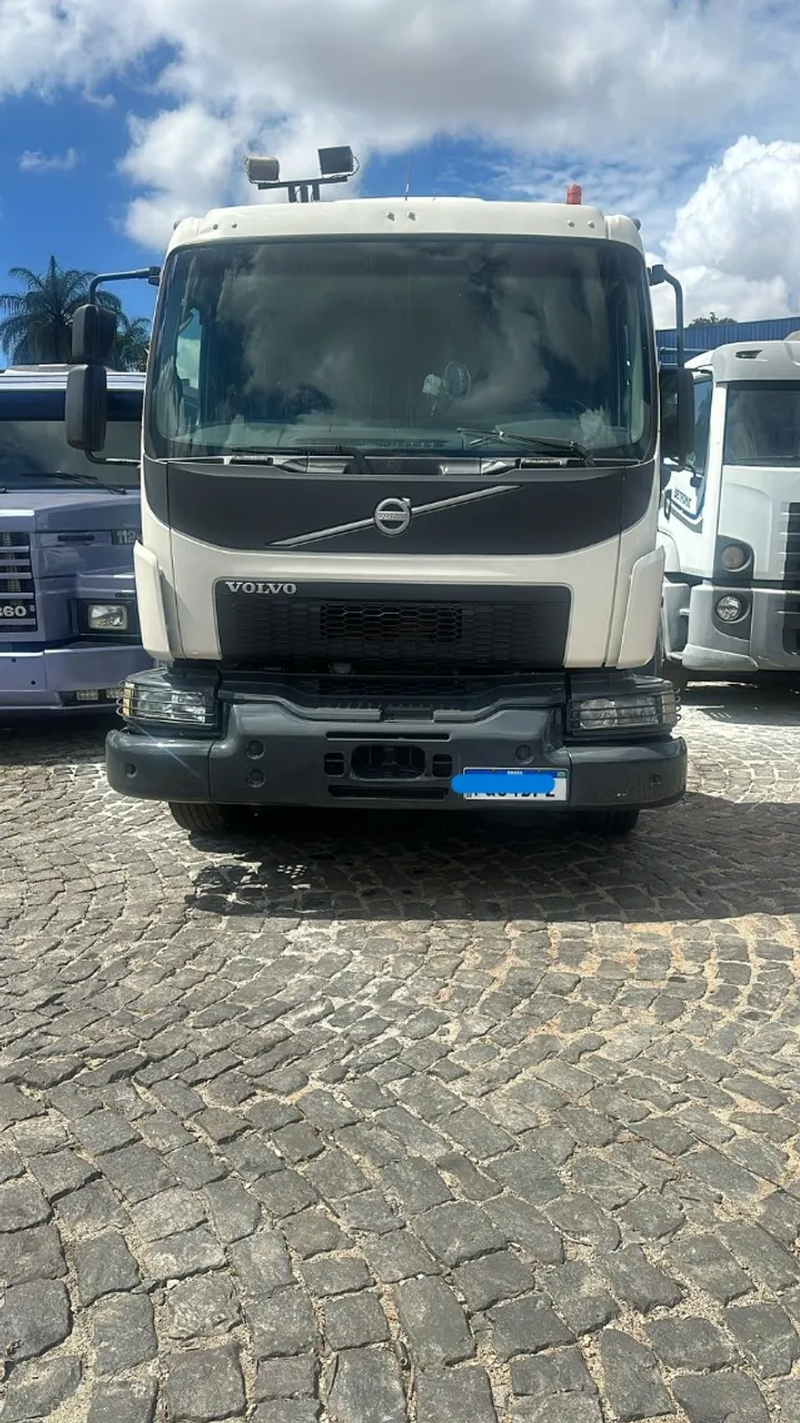 VOLVO VM 330 6X4 - 2014