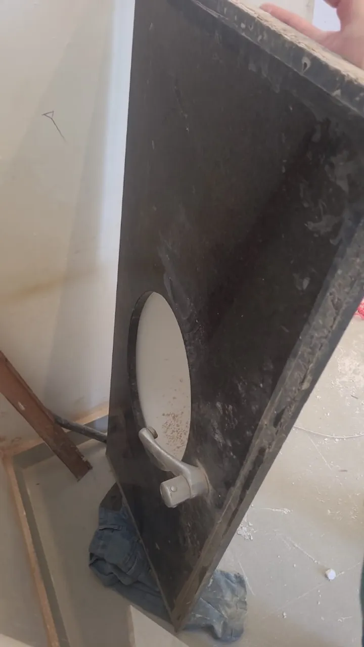2 pias de mármore + 1 tanque de lavar roupa + 1 sanitário
