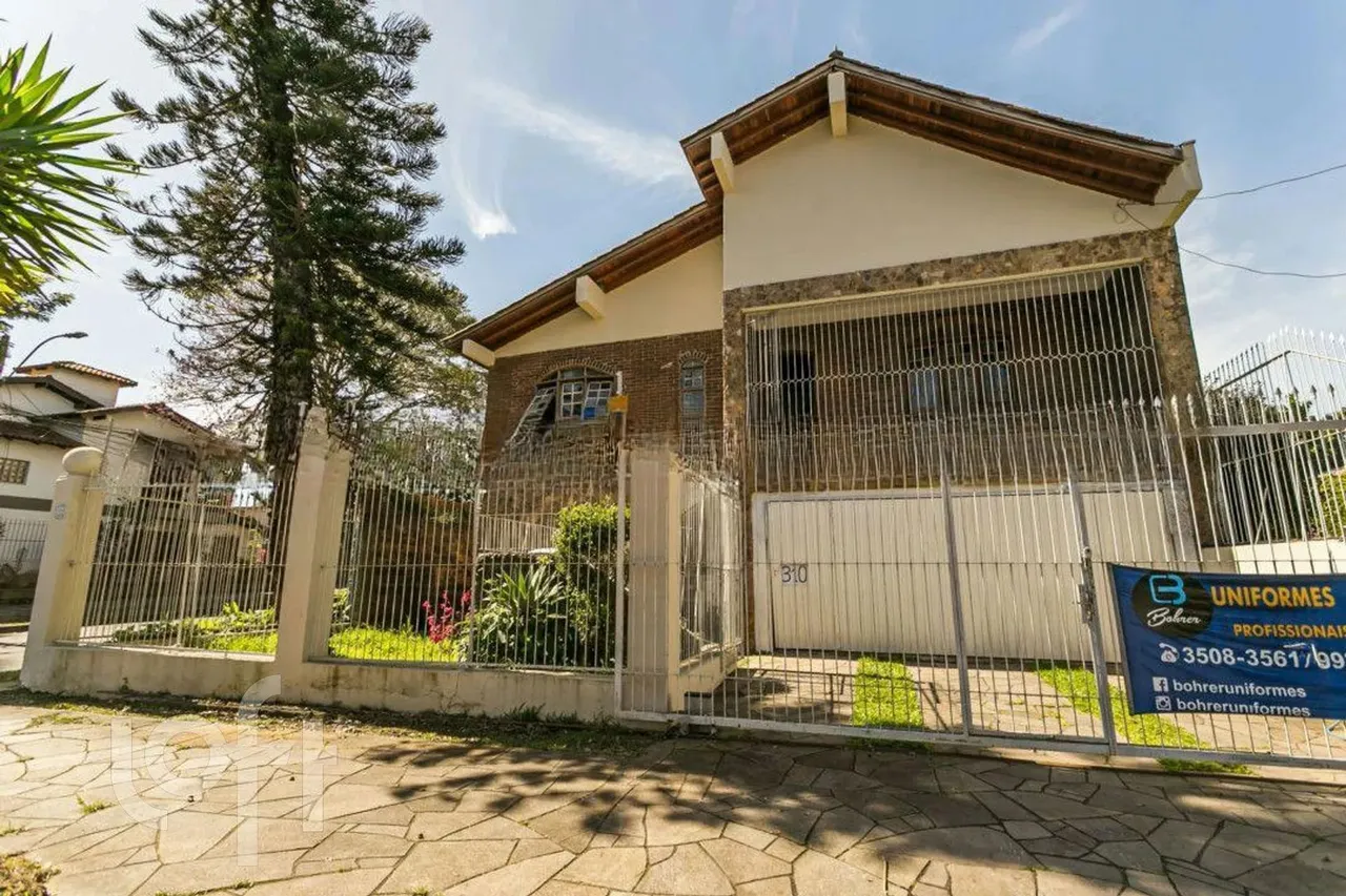 Casa à venda em Jardim Itu-Sabará com 333 m², 3 quartos, 1 suíte, 7 vagas