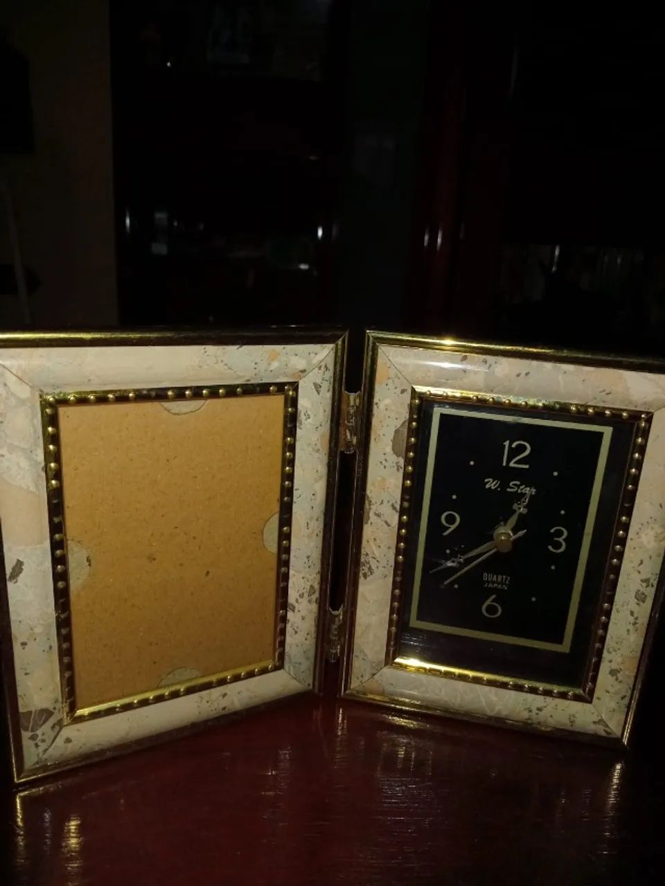 Porta-retratos E Relógio Com Detalhes Dourados - (Usado)