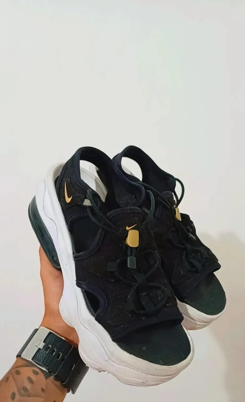 Sandália Nike Air Rift Preto e Branco