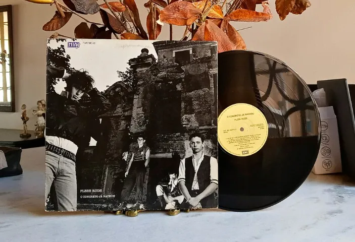 LP/Vinil - Plebe Rude - O Concreto Já Rachou (1985) c/ encarte