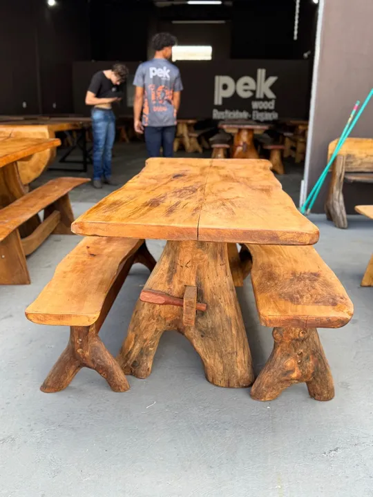 Mesa de Madeira Rústica