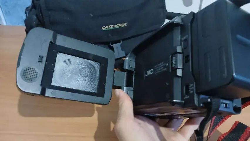 Filmadora JVC Compact VHS GR-AX730U (sem Teste) - Foto 2