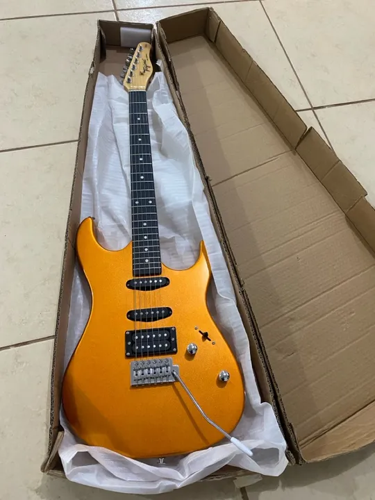 Guitarra Elétrica Tagima tw510 praticamente nova