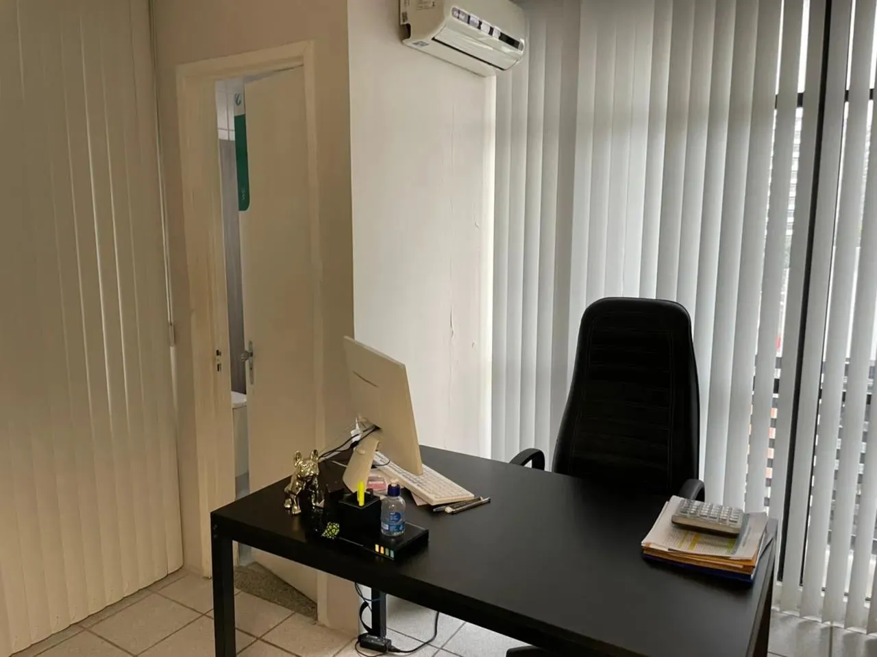 Excelentes salas comerciais, em ótima localização na Ilha do Leite!