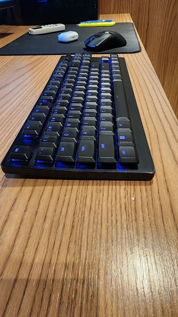 Razer Deathstalker v2 Pro TKL (ler descrição)