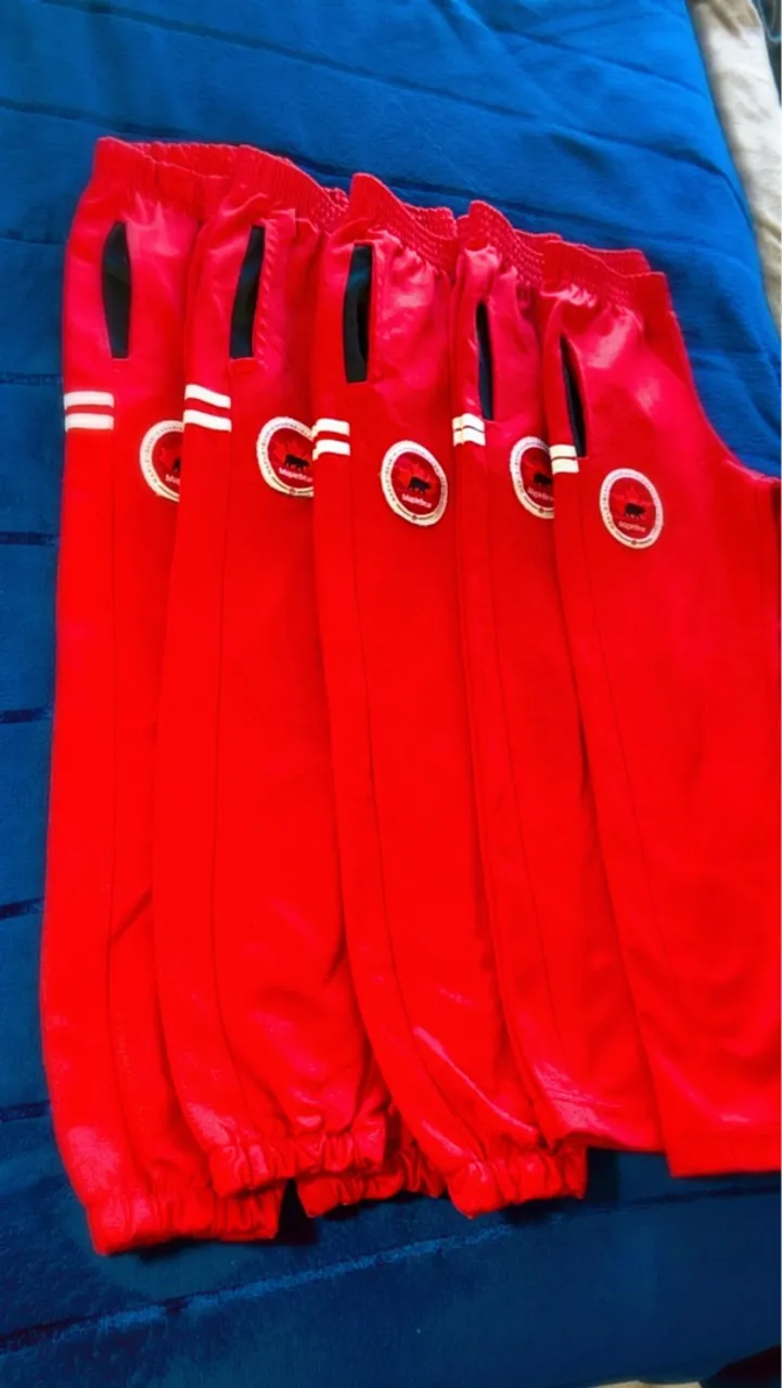 Calças Esportivas Vermelhas Infantis