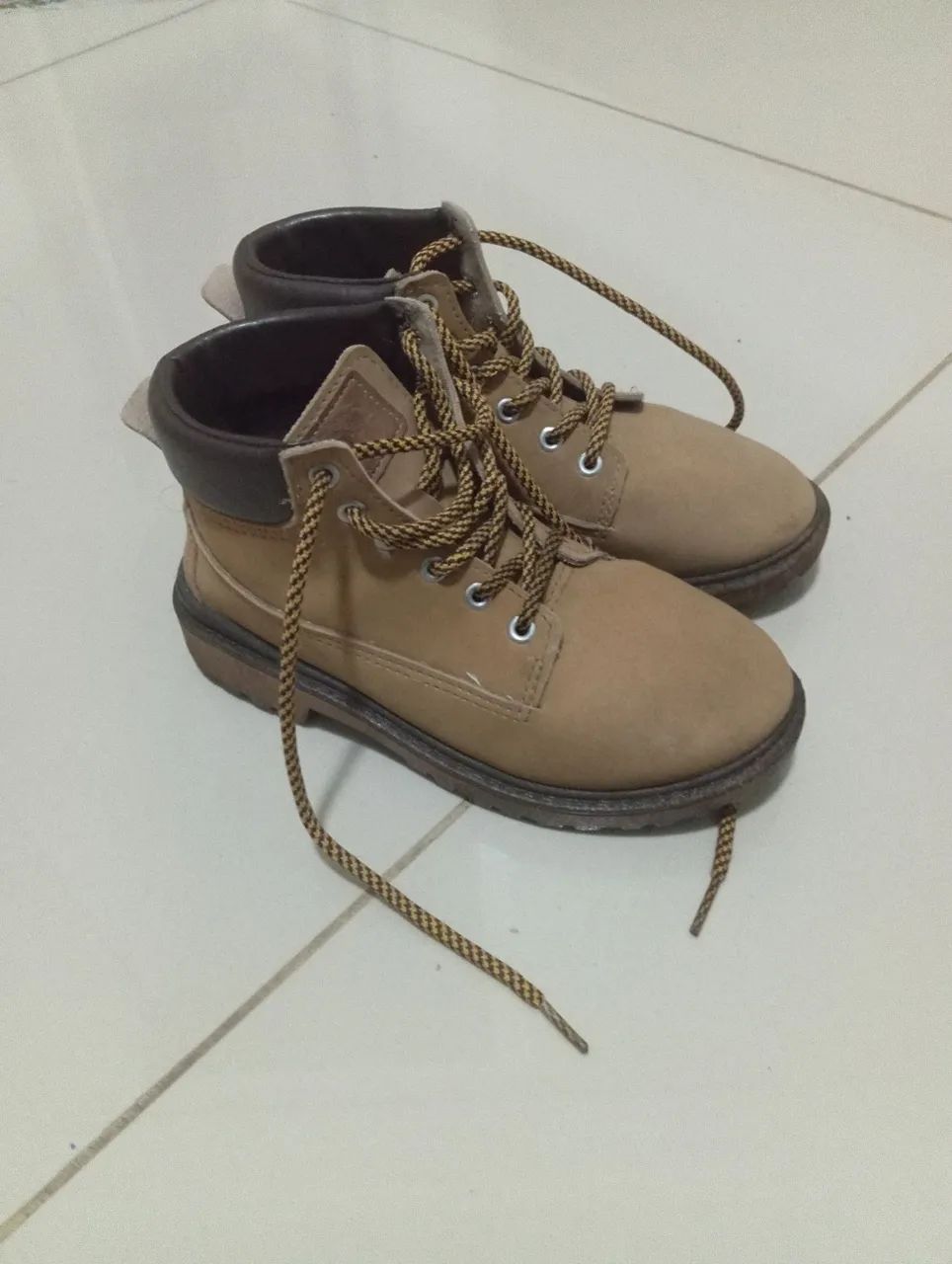 Botas infantis estilo coturno - Foto 2