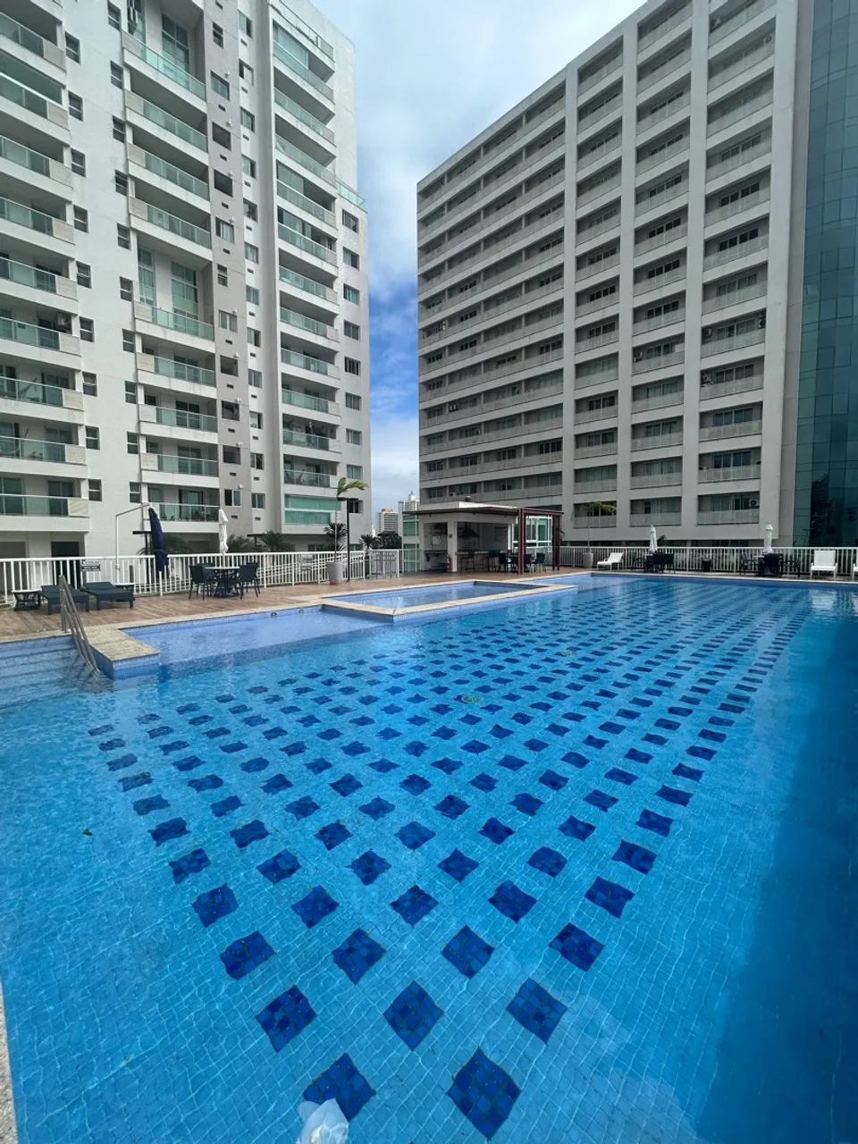 Vendo Neo Residence 2/4 com suíte e closet