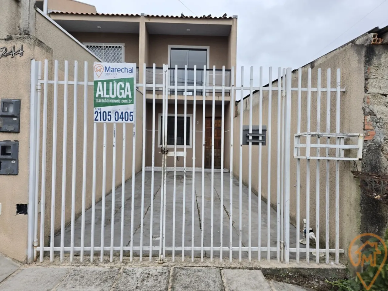 Sobrado com 2 quartos para alugar por R$ 1250.00, 62.30 m2 - TATUQUARA - CURITIBA/PR
