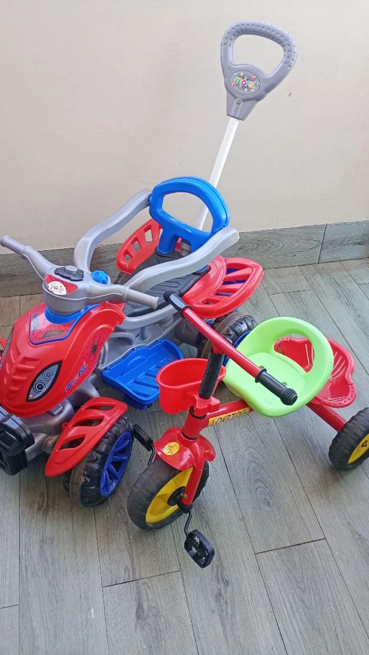 Motinha e velocípede