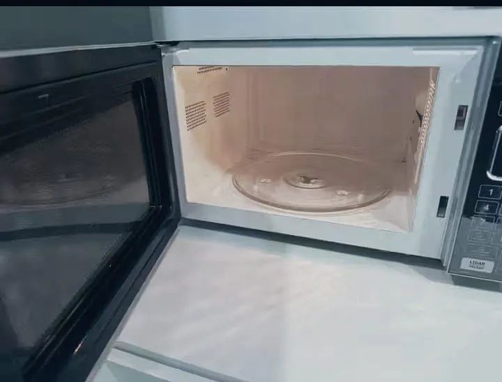 MICROONDAS ESPELHADO PHILCO 30 LITROS 350$ FUNCIONANDO PERFEITAMENTE EM OTIMO ESTADO - Foto 2