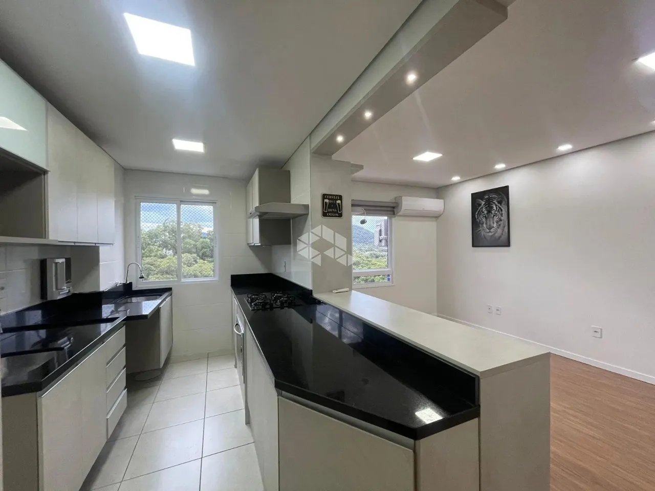 Excelente imóvel semimobiliado á venda no bairro Dores