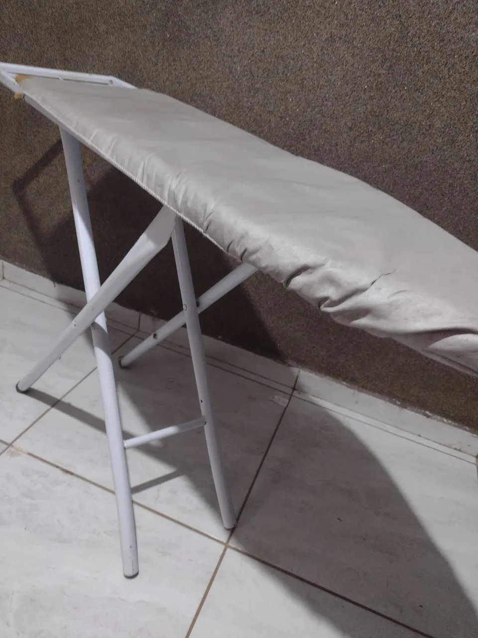 Tábua de Passar Roupa Dobrável Branca