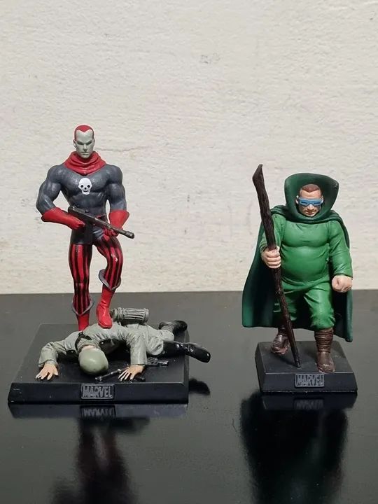 Lote com duas figuras Eaglemoss Marvel