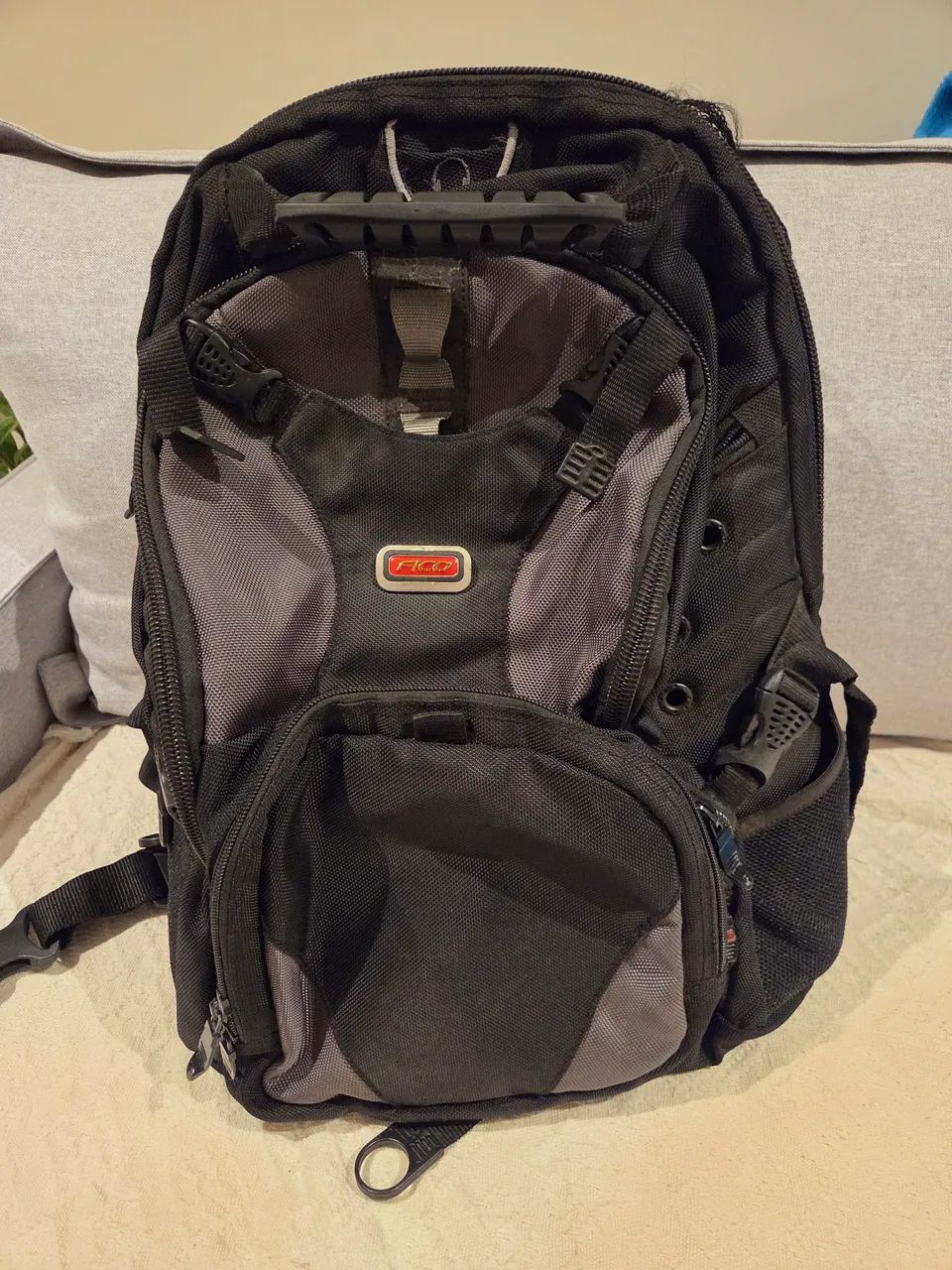 Mochila Preta FICO para viagem
