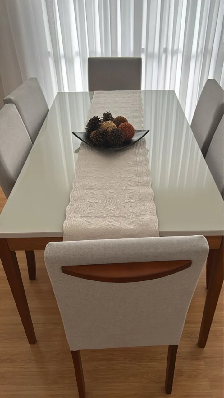 Mesa de Jantar Elegante - Design Moderno