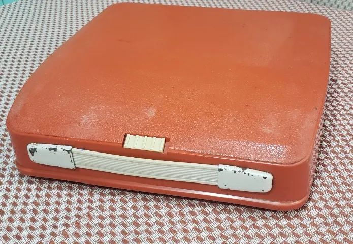Antiga Maquina Escrever Portátil Hermes Baby - Foto 2