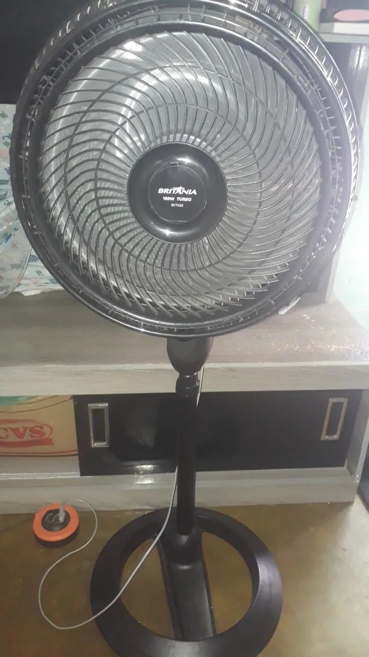 Ventilador de coluna Britânia 