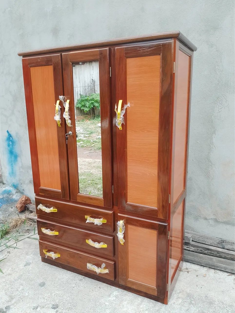 Guarda roupa de madeira  - Foto 2