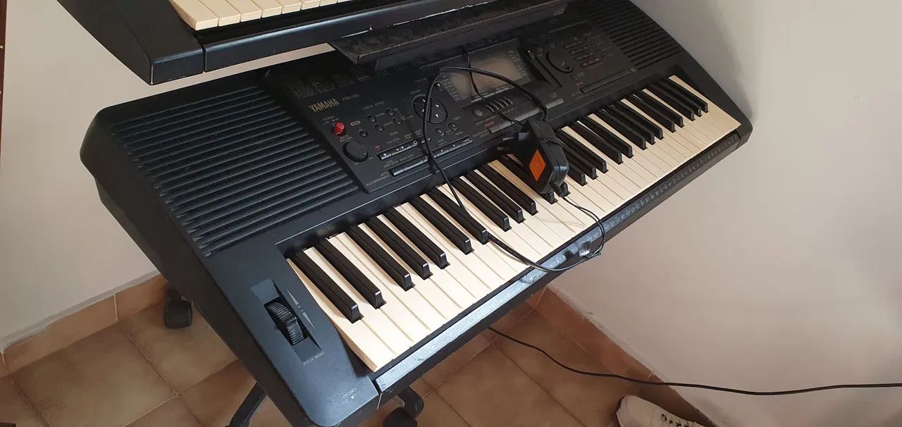 Teclado Yamaha PSR-520 - Foto 2