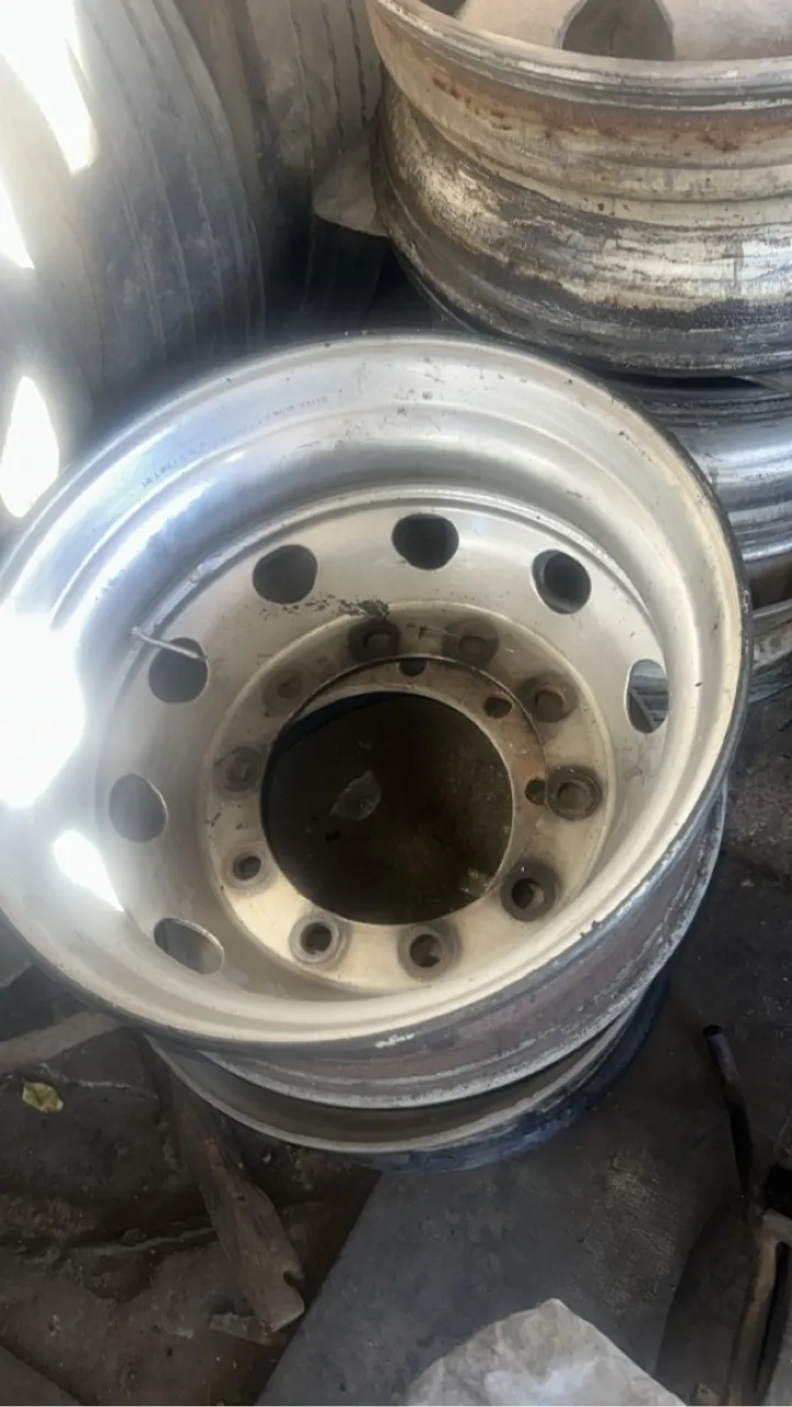 10 Rodas 295 / 80 - 22,5 a disco- usadas