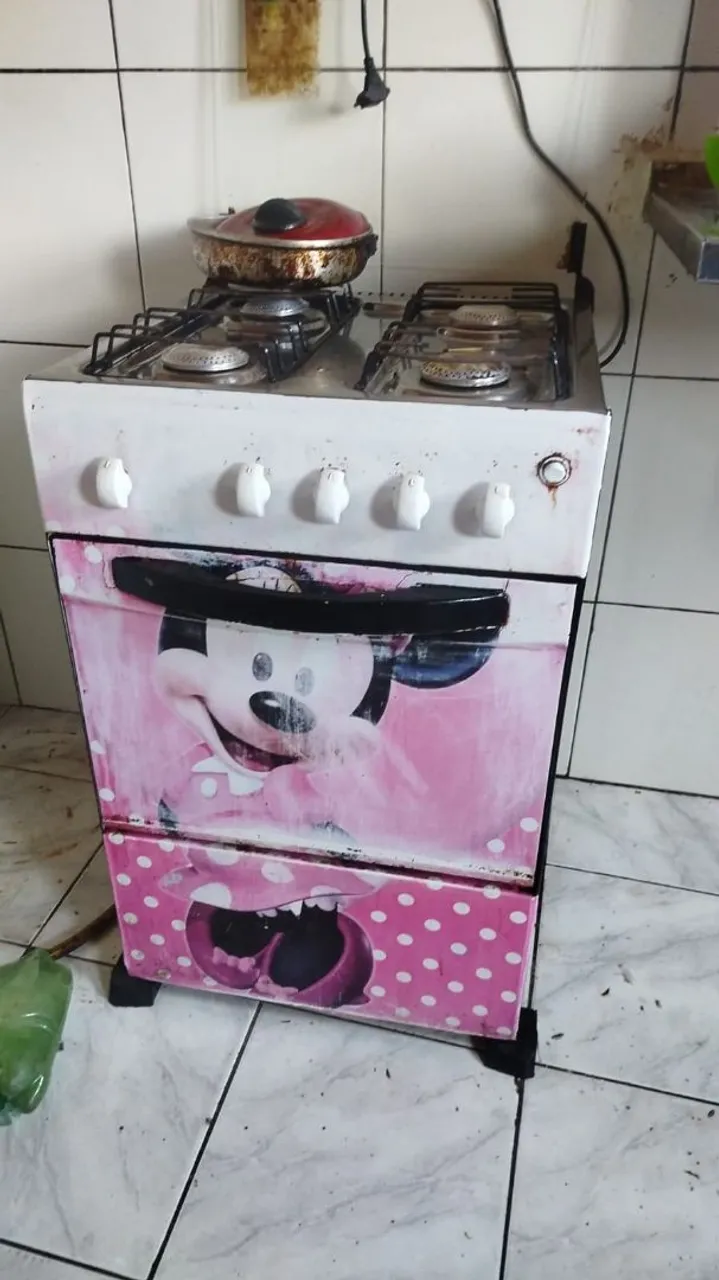Fogão a gás com tema Mickey Mouse